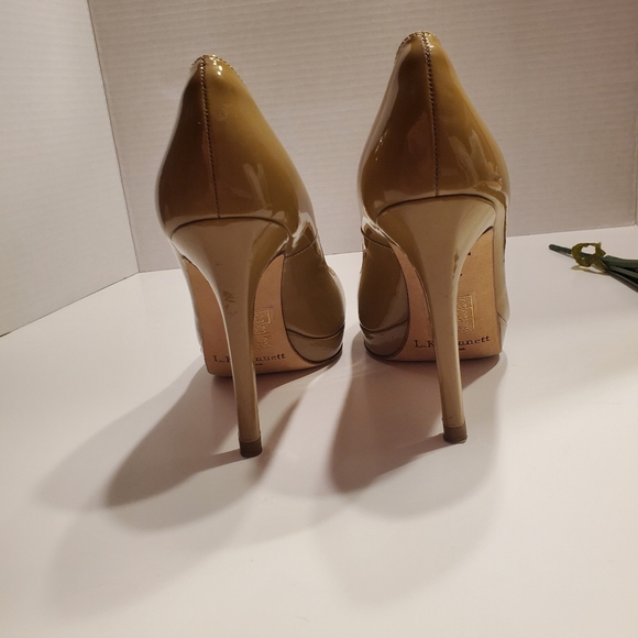 L.K. Bennett Tan Stiletto patent leather sz 36 - Picture 4 of 8